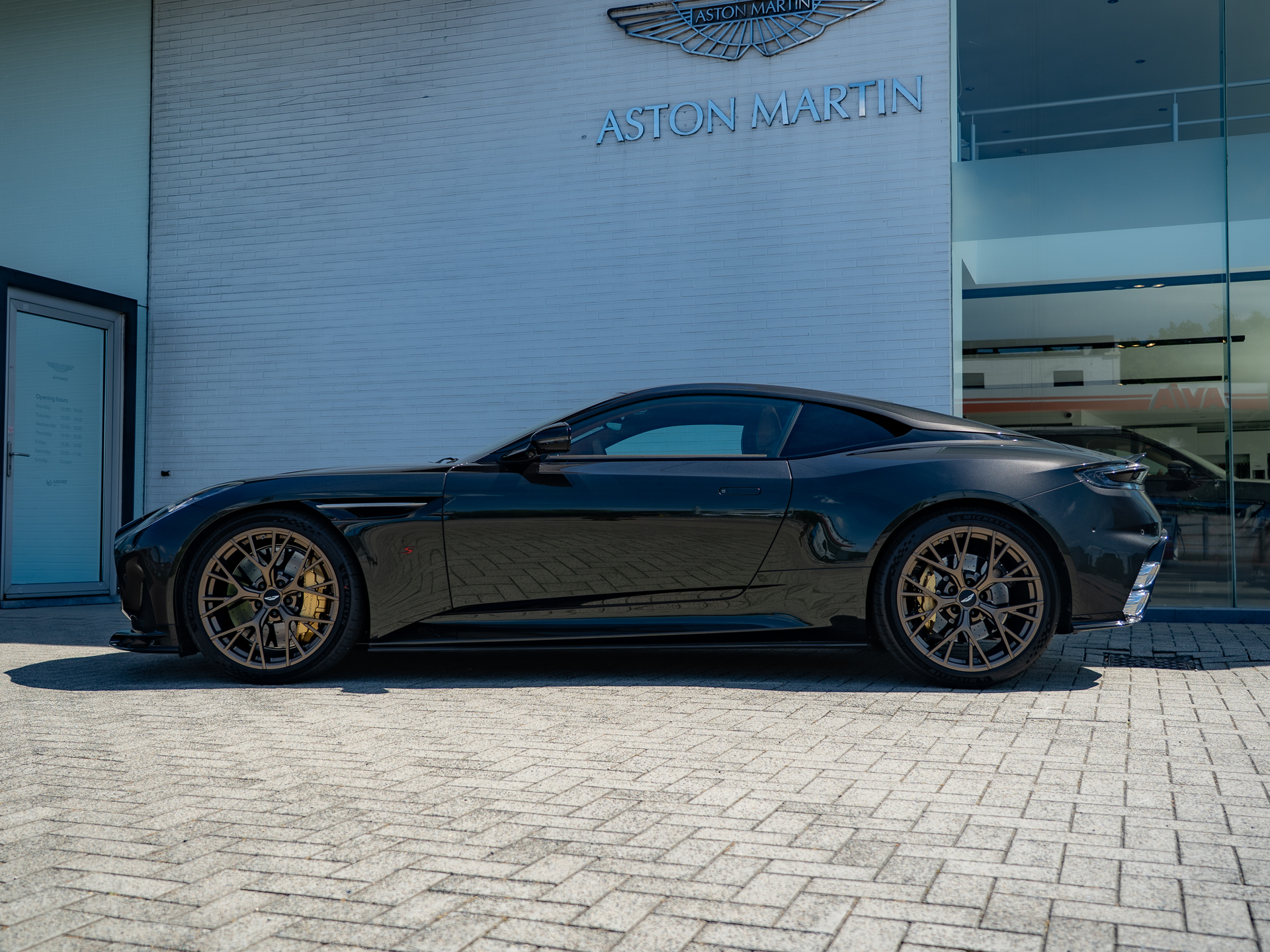 Ready2Drive DB12 Coupe Minotaur Green - 2