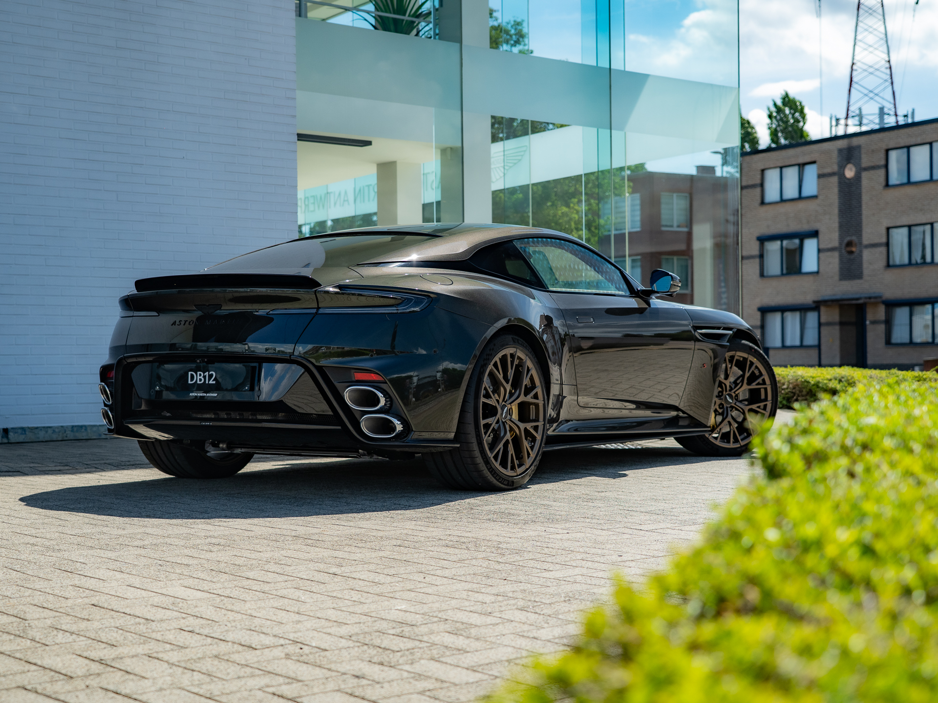 Ready2Drive DB12 Coupe Minotaur Green - 3