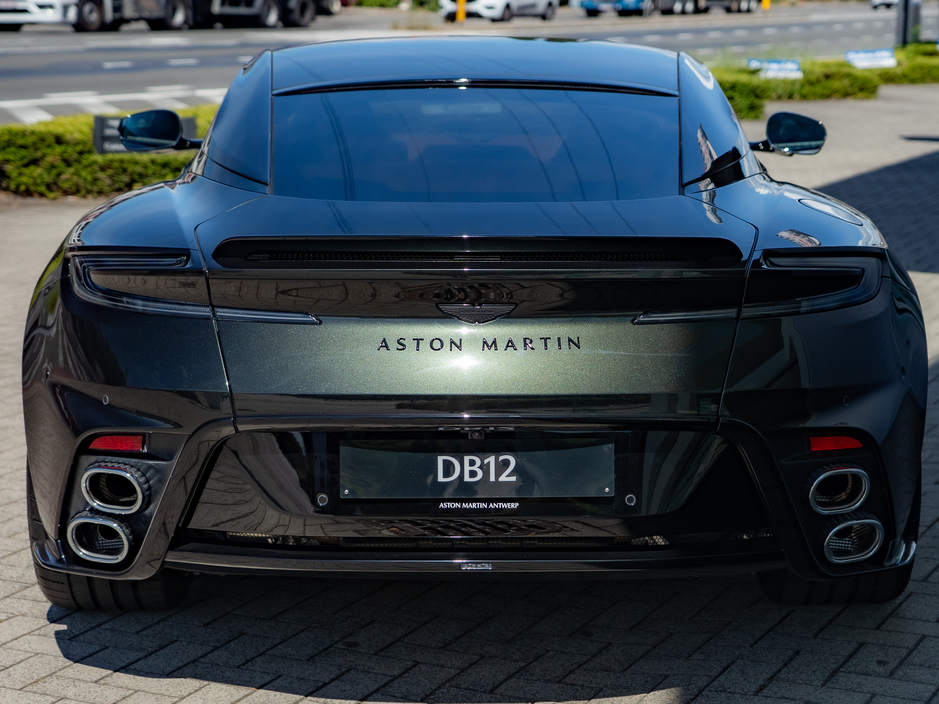 Ready2Drive DB12 Coupe Minotaur Green - 4