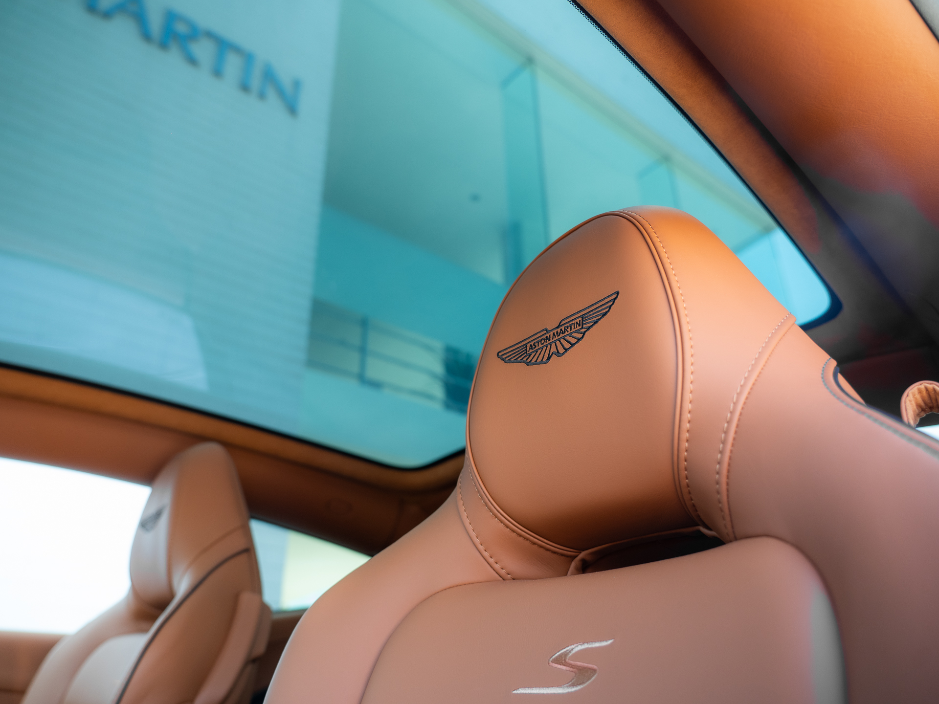 Ready2Drive DB12 Coupe Minotaur Green - 40