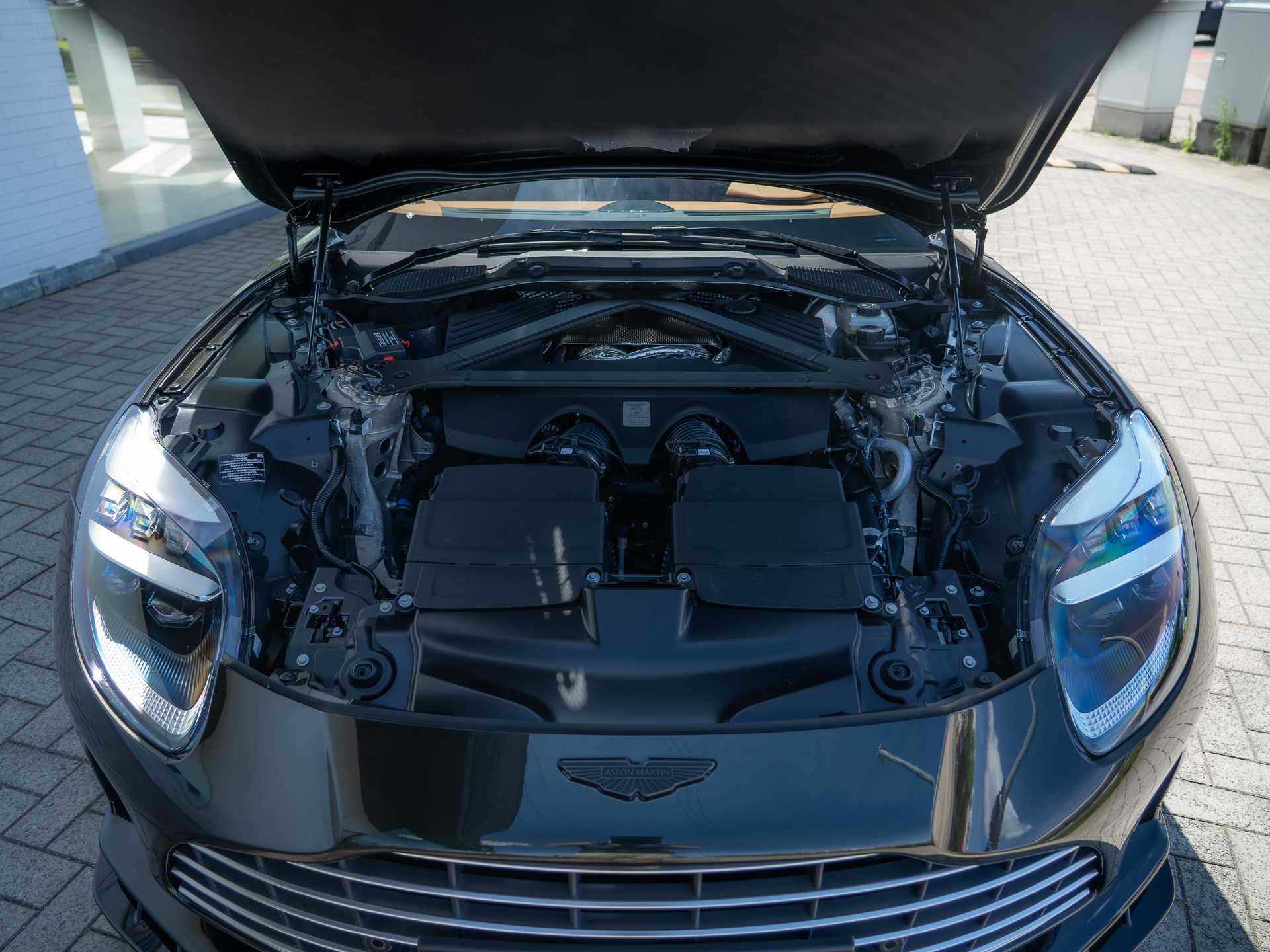 Ready2Drive DB12 Coupe Minotaur Green - 19