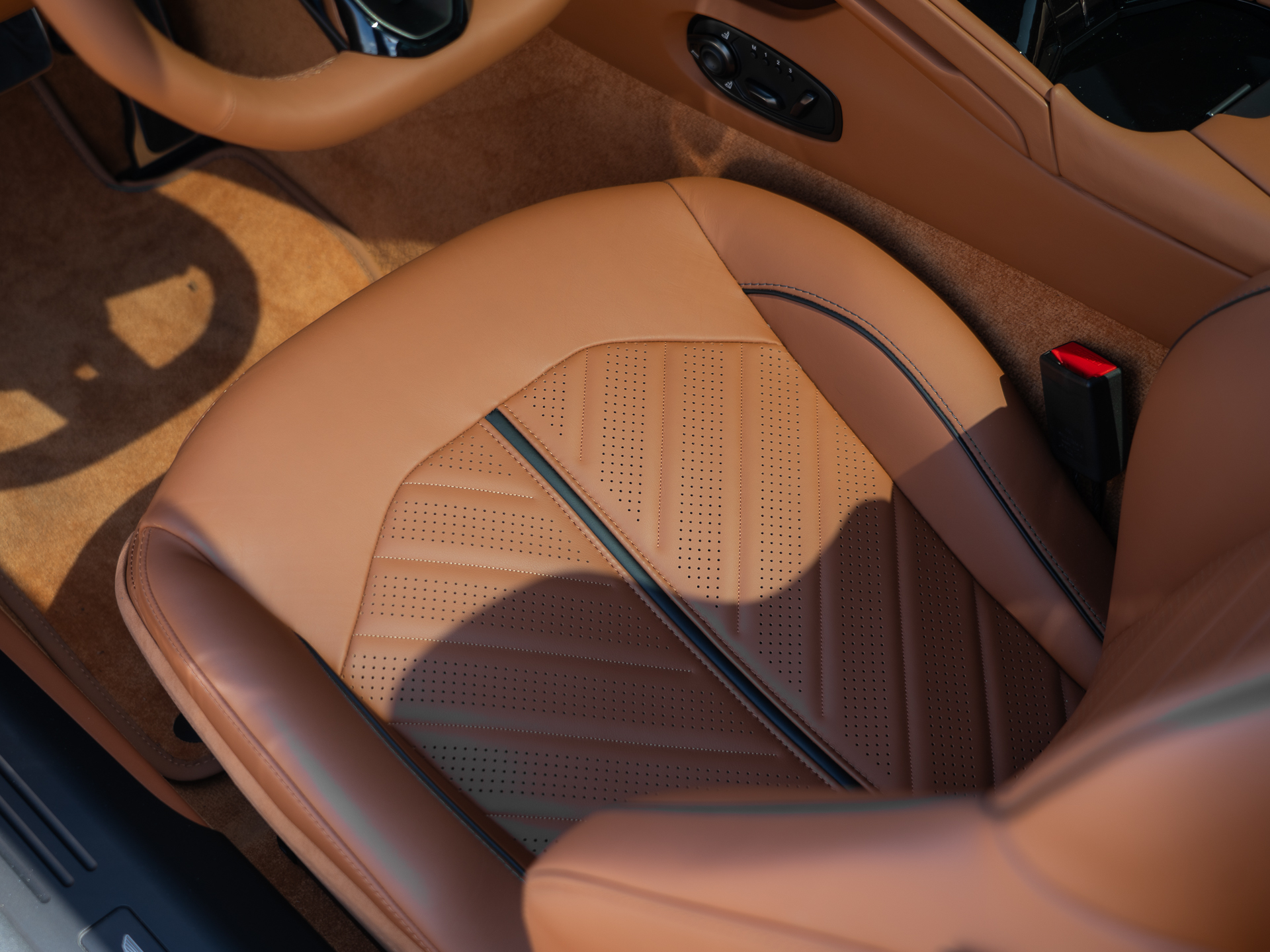 Ready2Drive DB12 Coupe Minotaur Green - 20