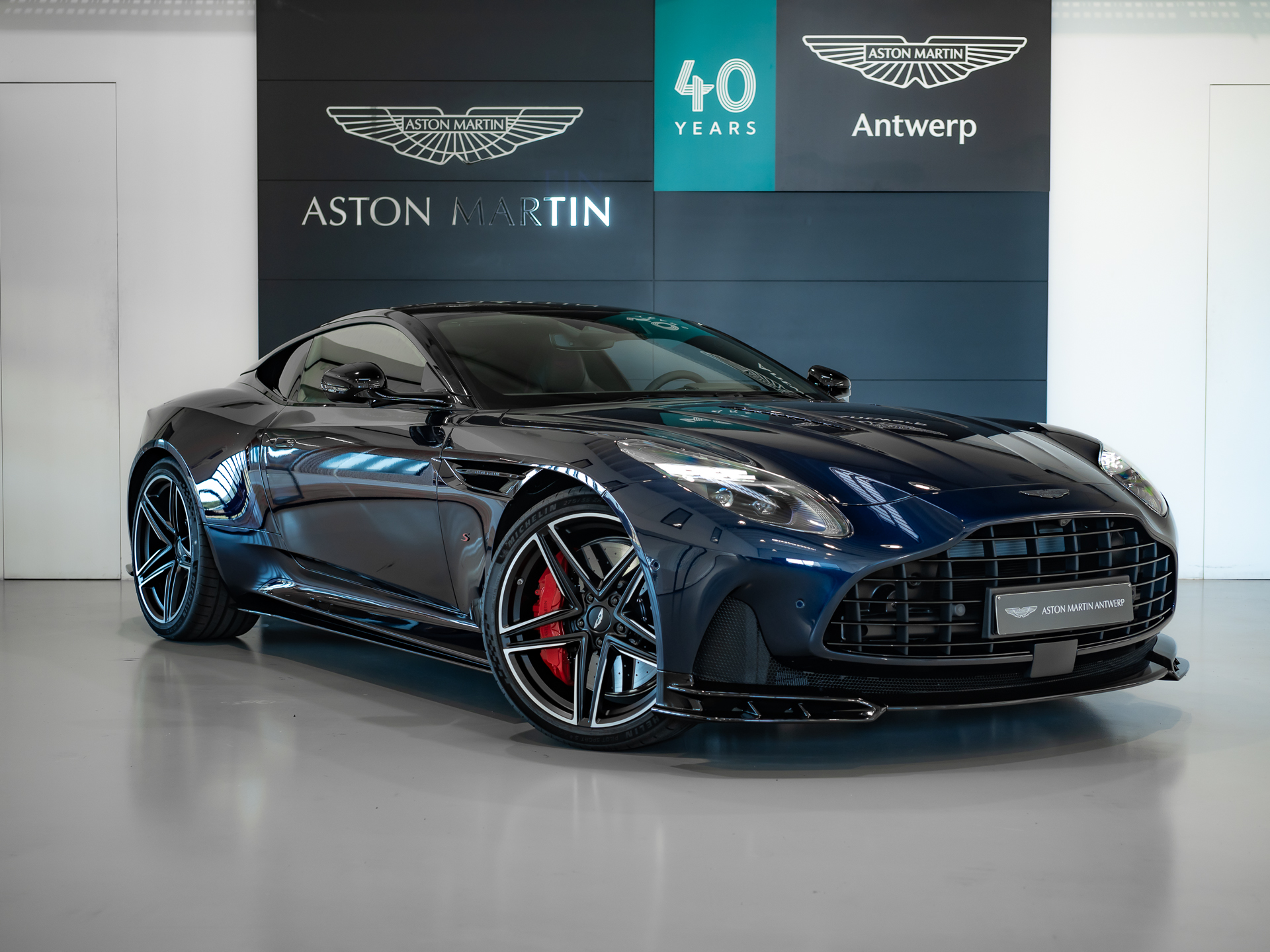 Ready2Drive DB12 S Coupe Chimera Blue