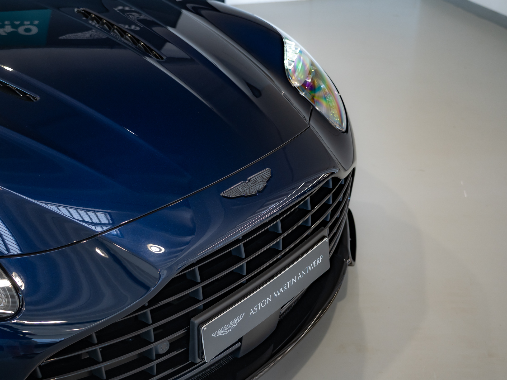 Ready2Drive DB12 S Coupe Chimera Blue - 6