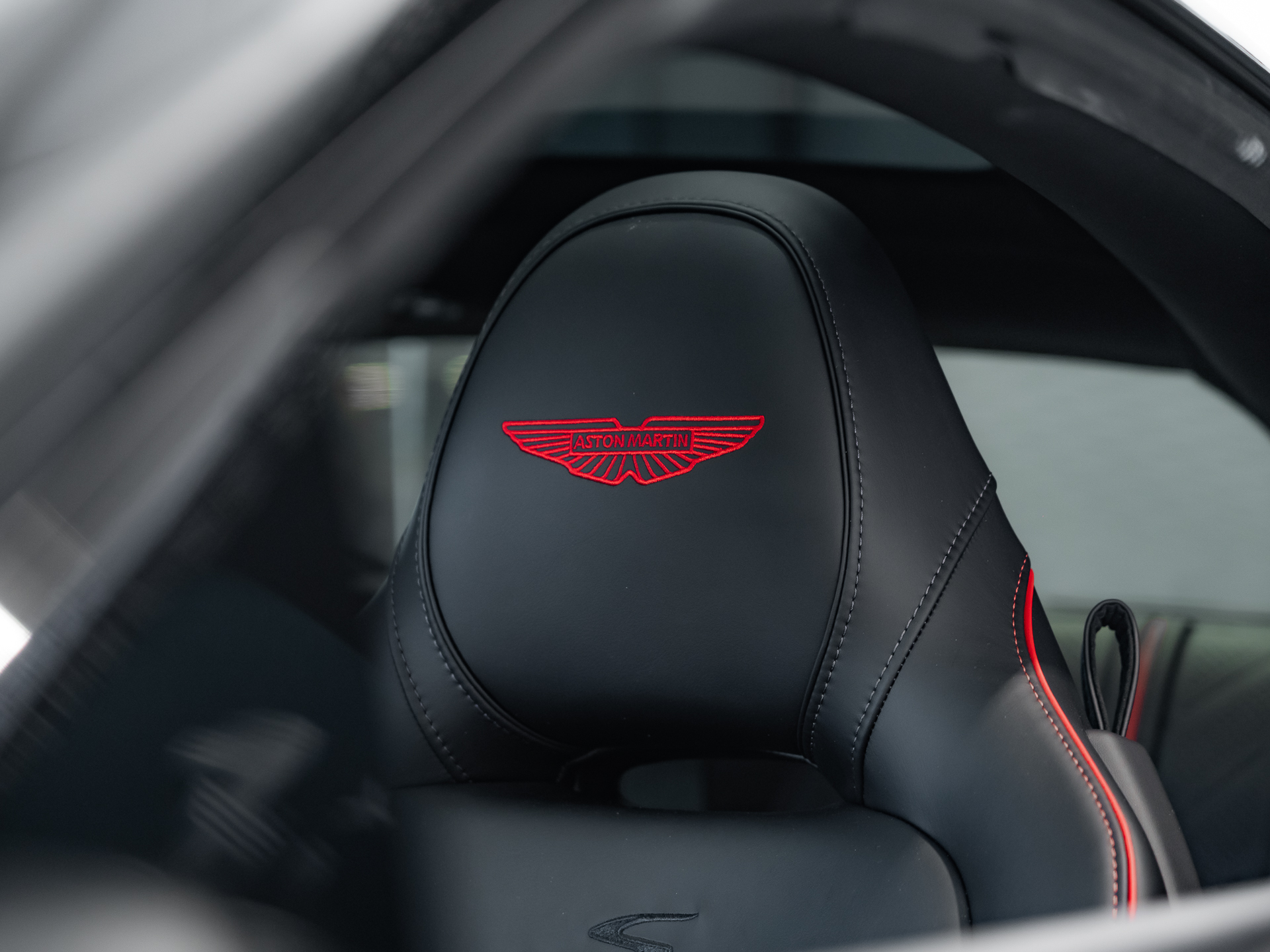Ready2Drive DB12 S Coupe Chimera Blue - 24