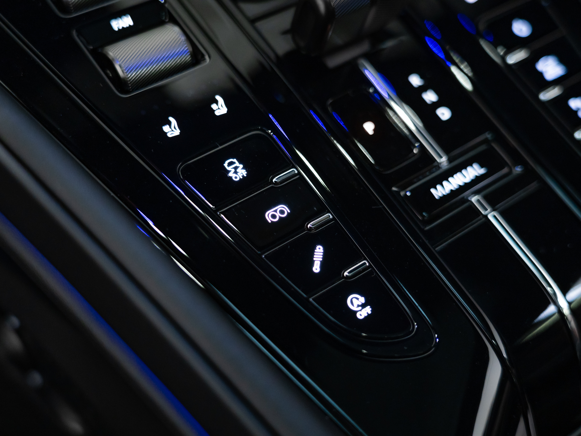 Ready2Drive DB12 S Coupe Chimera Blue - 39