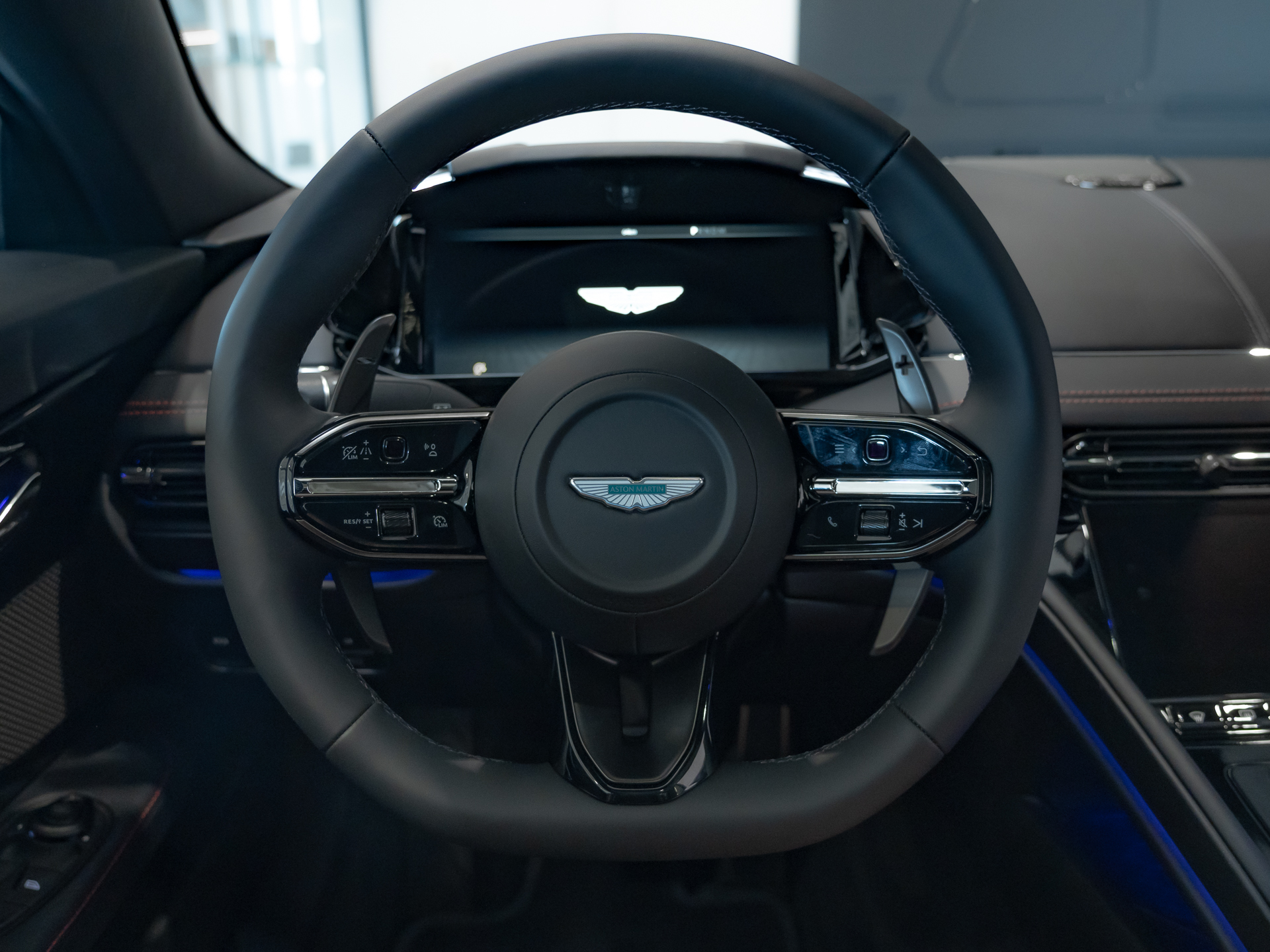 Ready2Drive DB12 S Coupe Chimera Blue - 46
