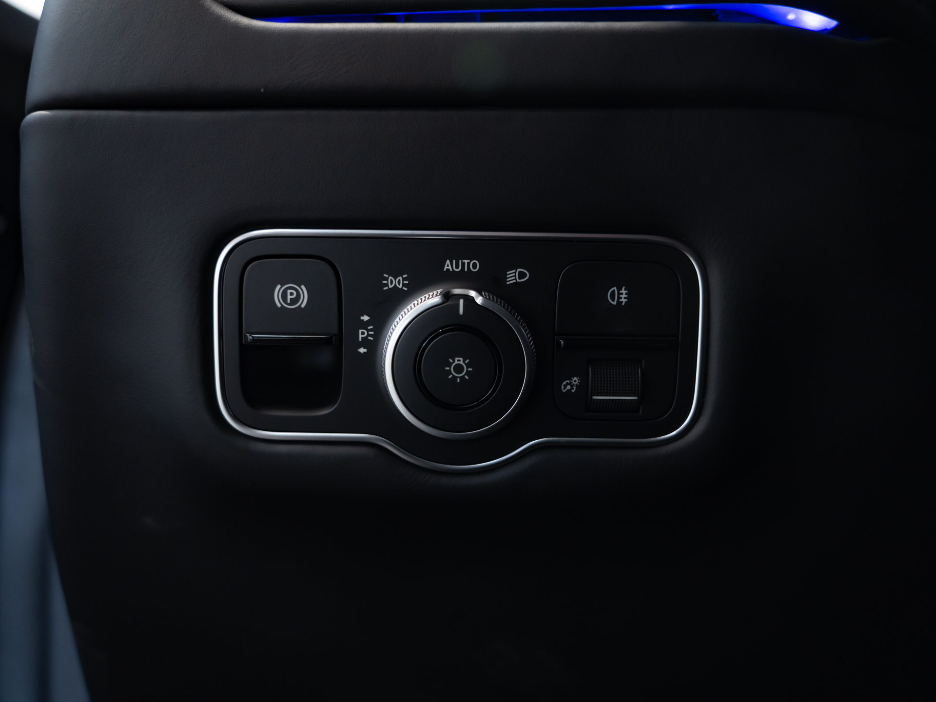 Ready2Drive DB12 S Coupe Chimera Blue - 52