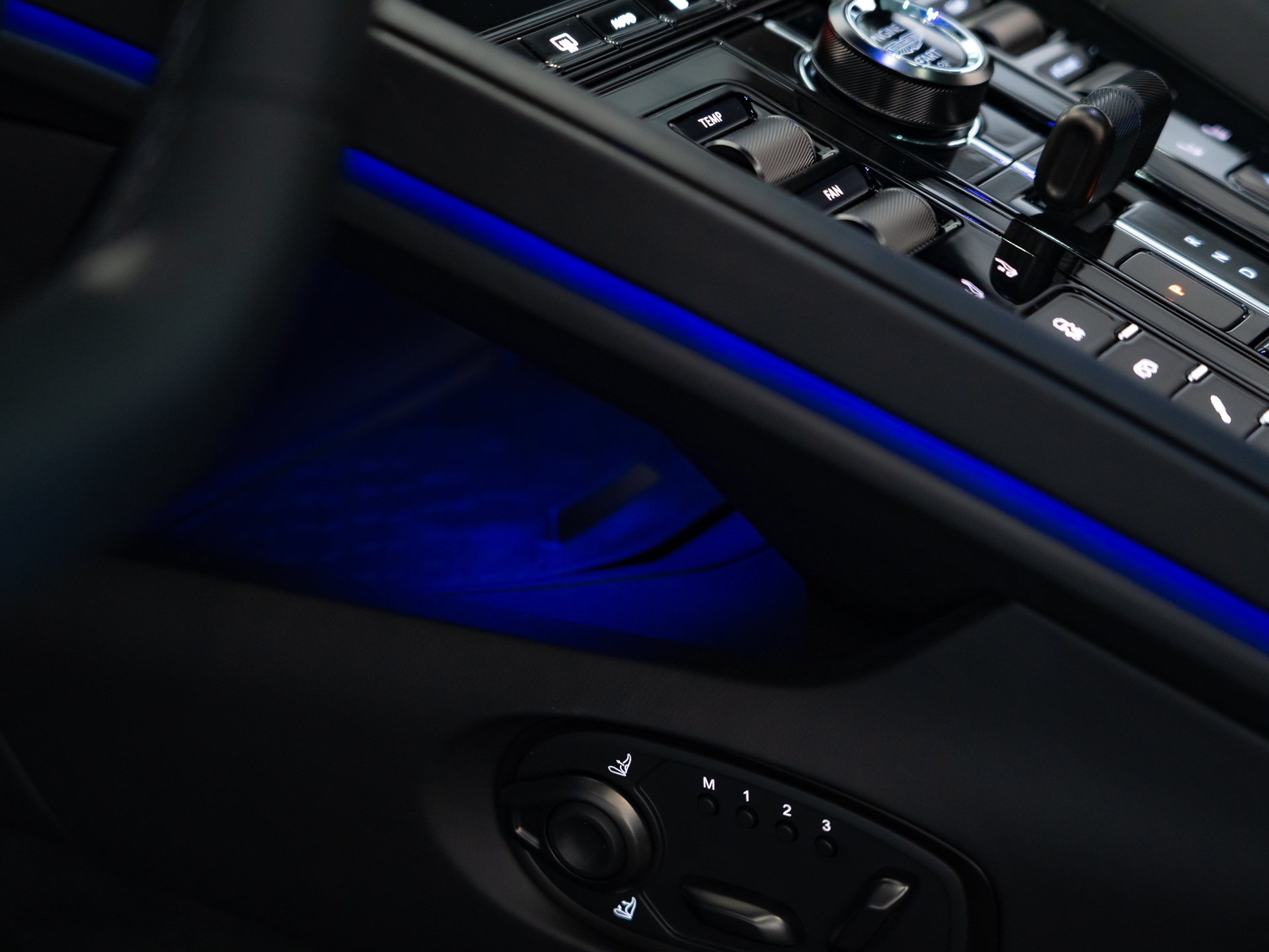 Ready2Drive DB12 S Coupe Chimera Blue - 53