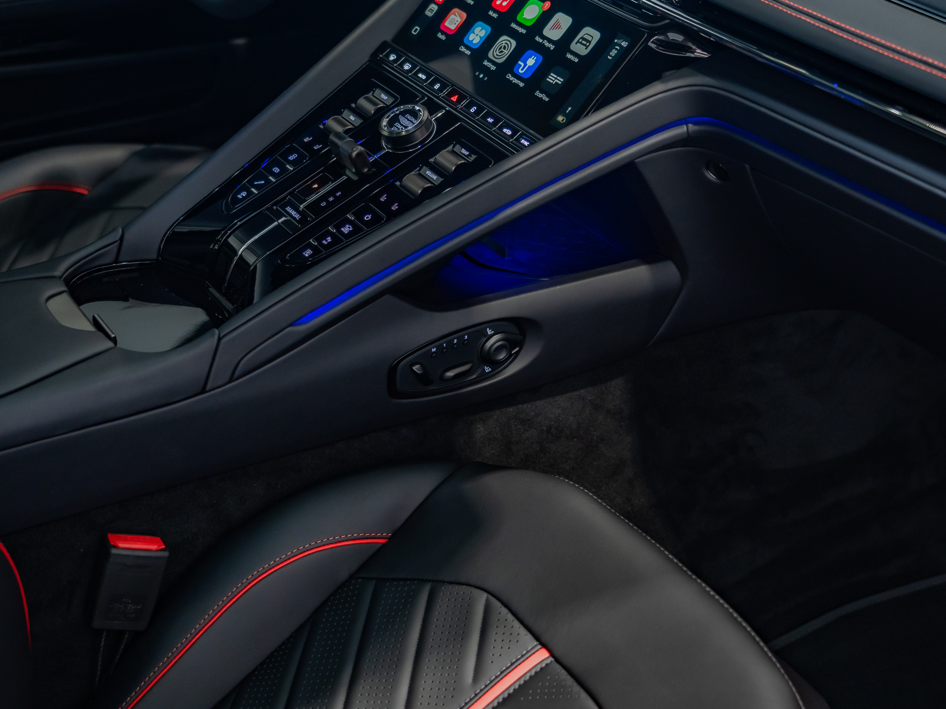 Ready2Drive DB12 S Coupe Chimera Blue - 68