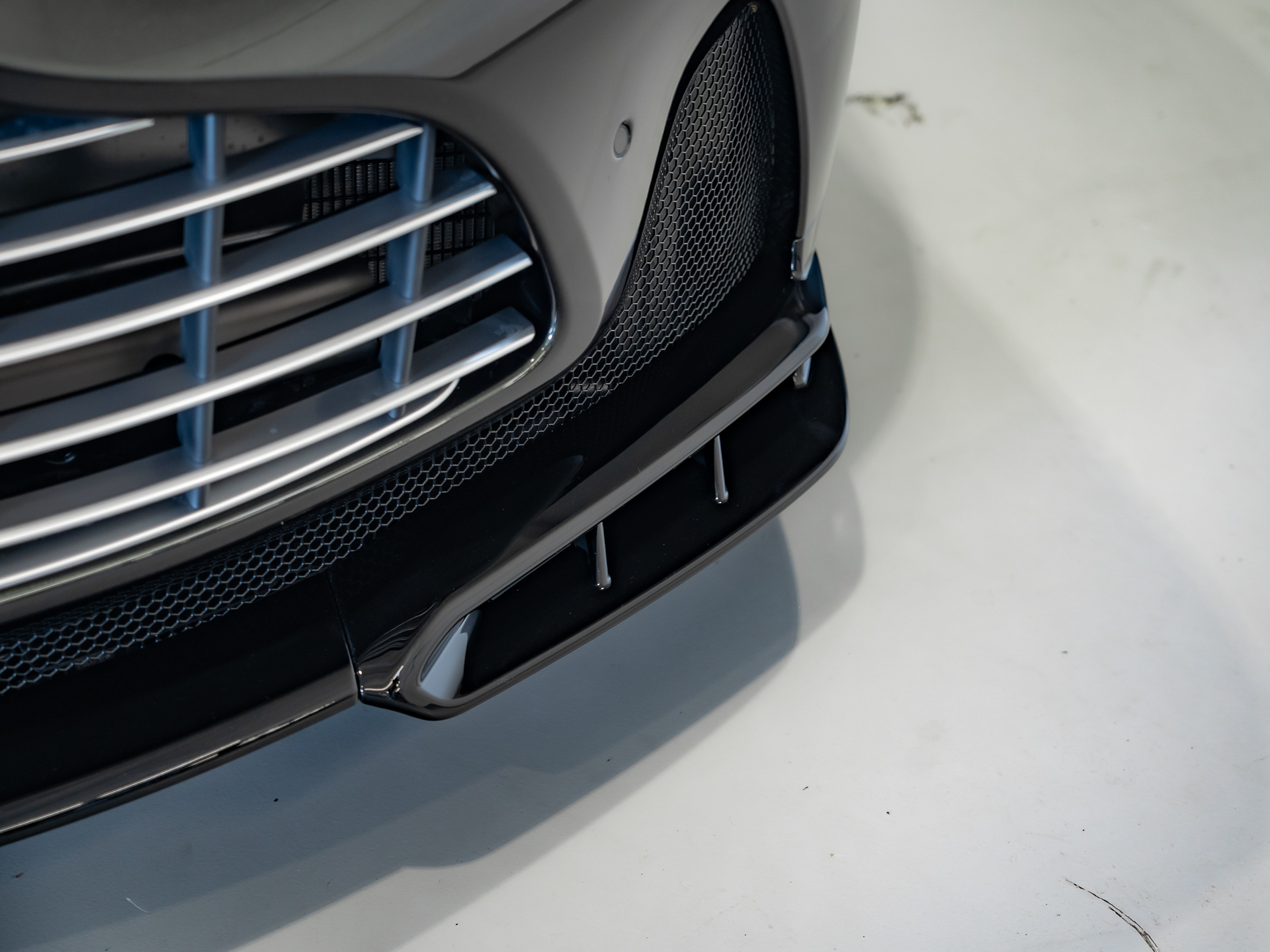 Ready2Drive DB12 S Volante Minotaur Green - 13