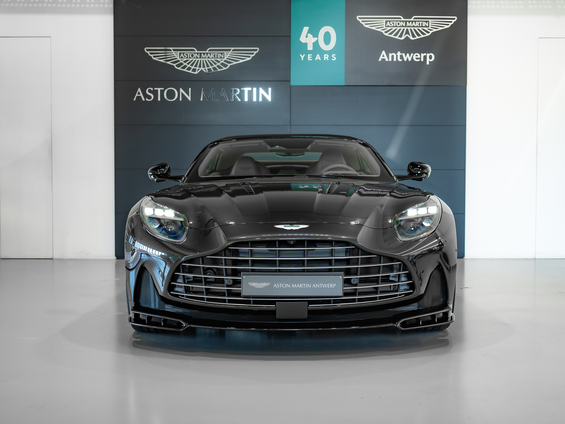 Ready2Drive DB12 S Volante Minotaur Green - 2