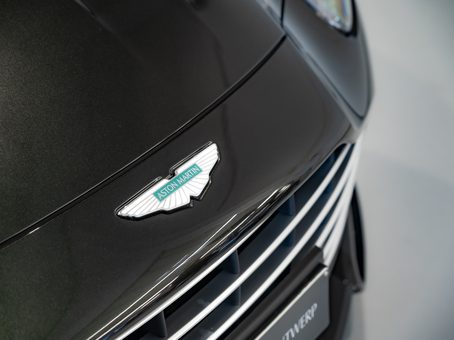Ready2Drive DB12 S Volante Minotaur Green - 11