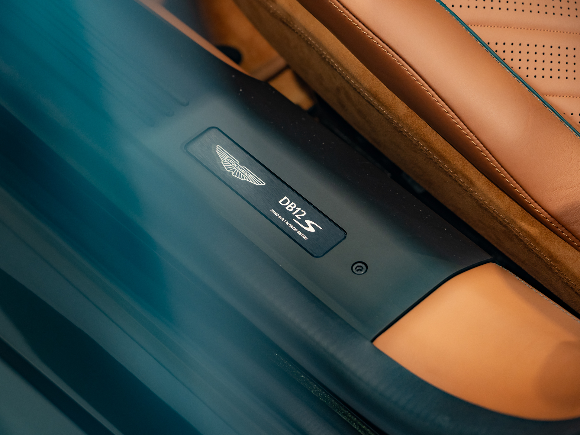 Ready2Drive DB12 S Volante Minotaur Green - 31