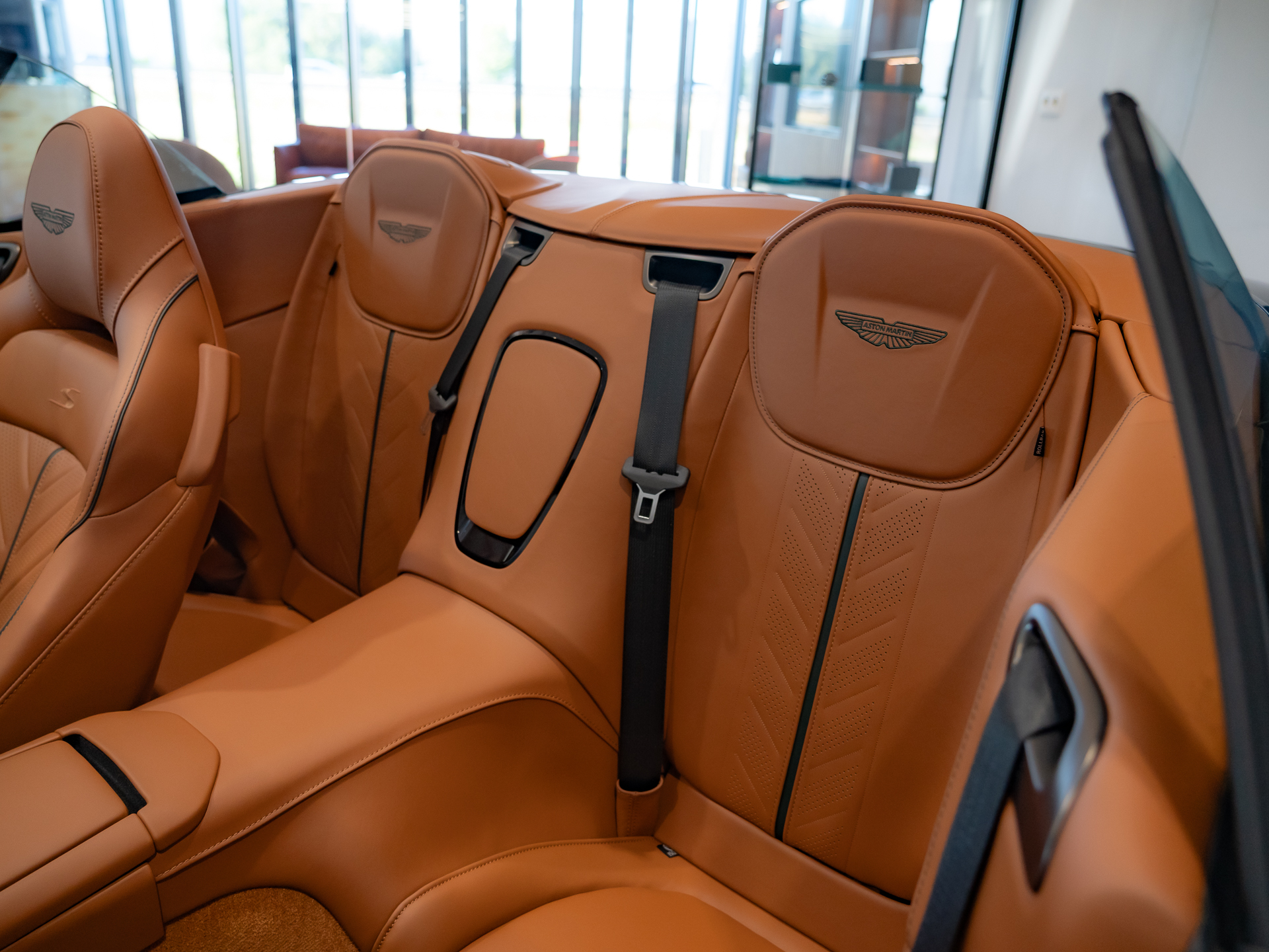 Ready2Drive DB12 S Volante Minotaur Green - 46