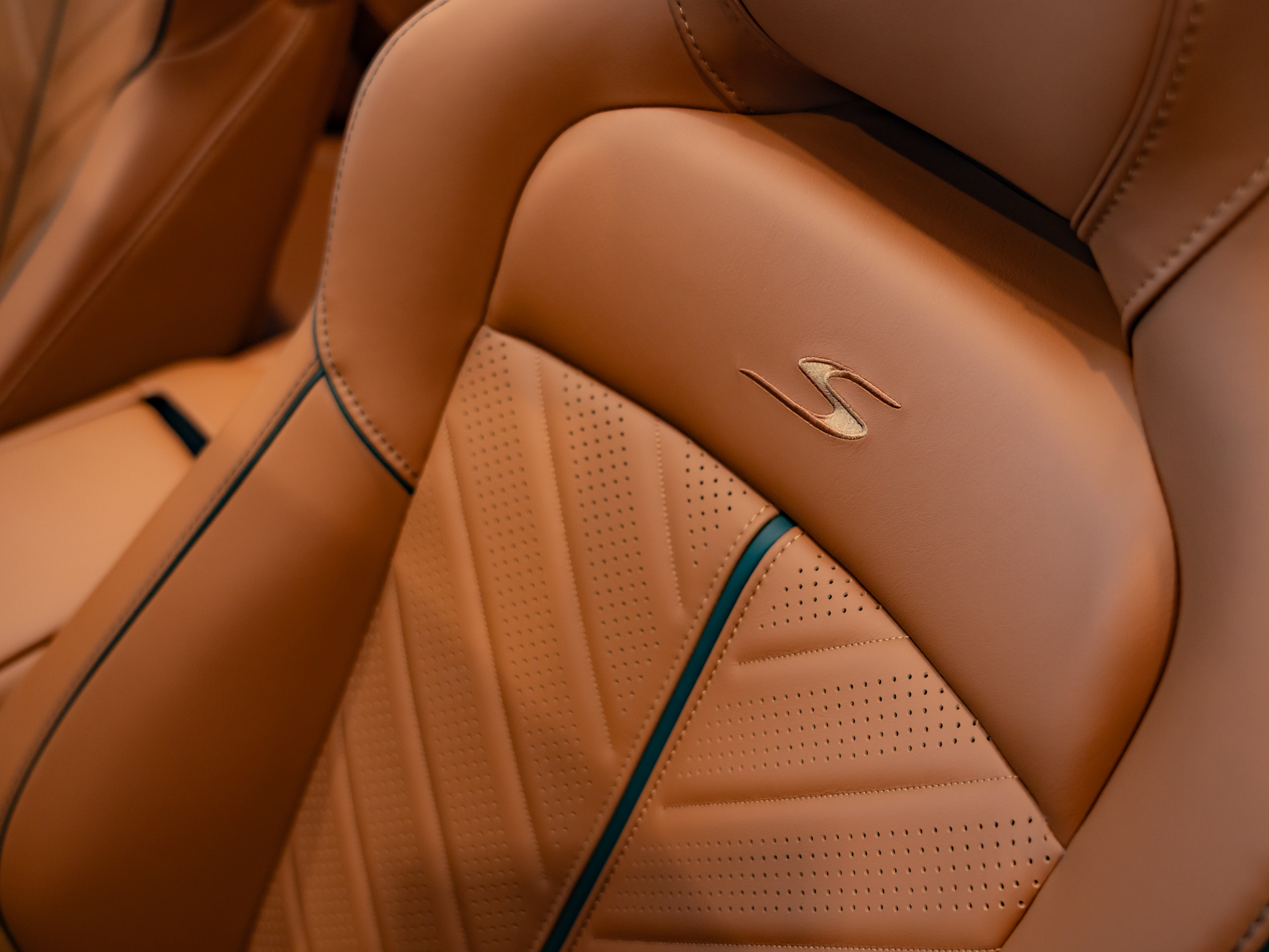 Ready2Drive DB12 S Volante Minotaur Green - 48