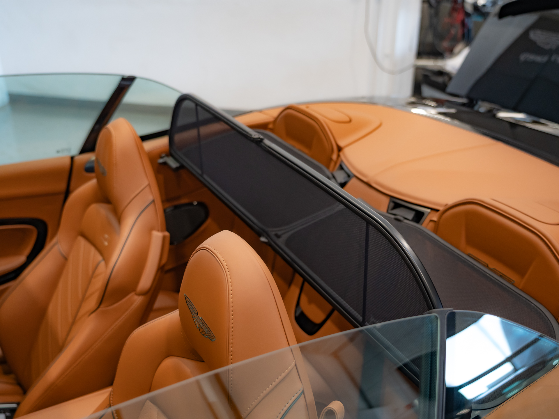 Ready2Drive DB12 S Volante Minotaur Green - 54