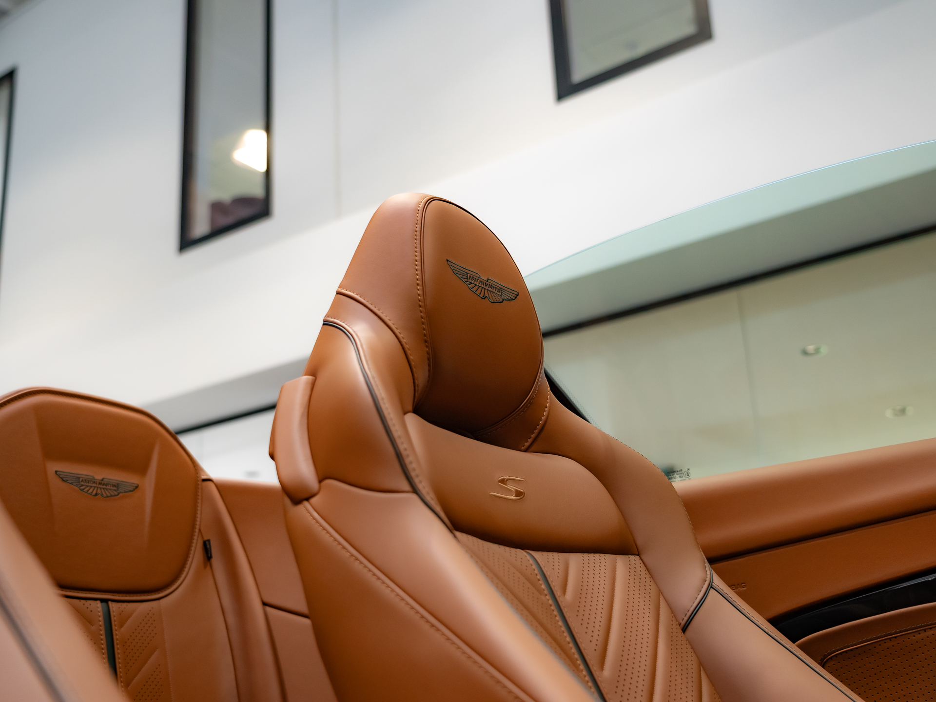 Ready2Drive DB12 S Volante Minotaur Green - 70