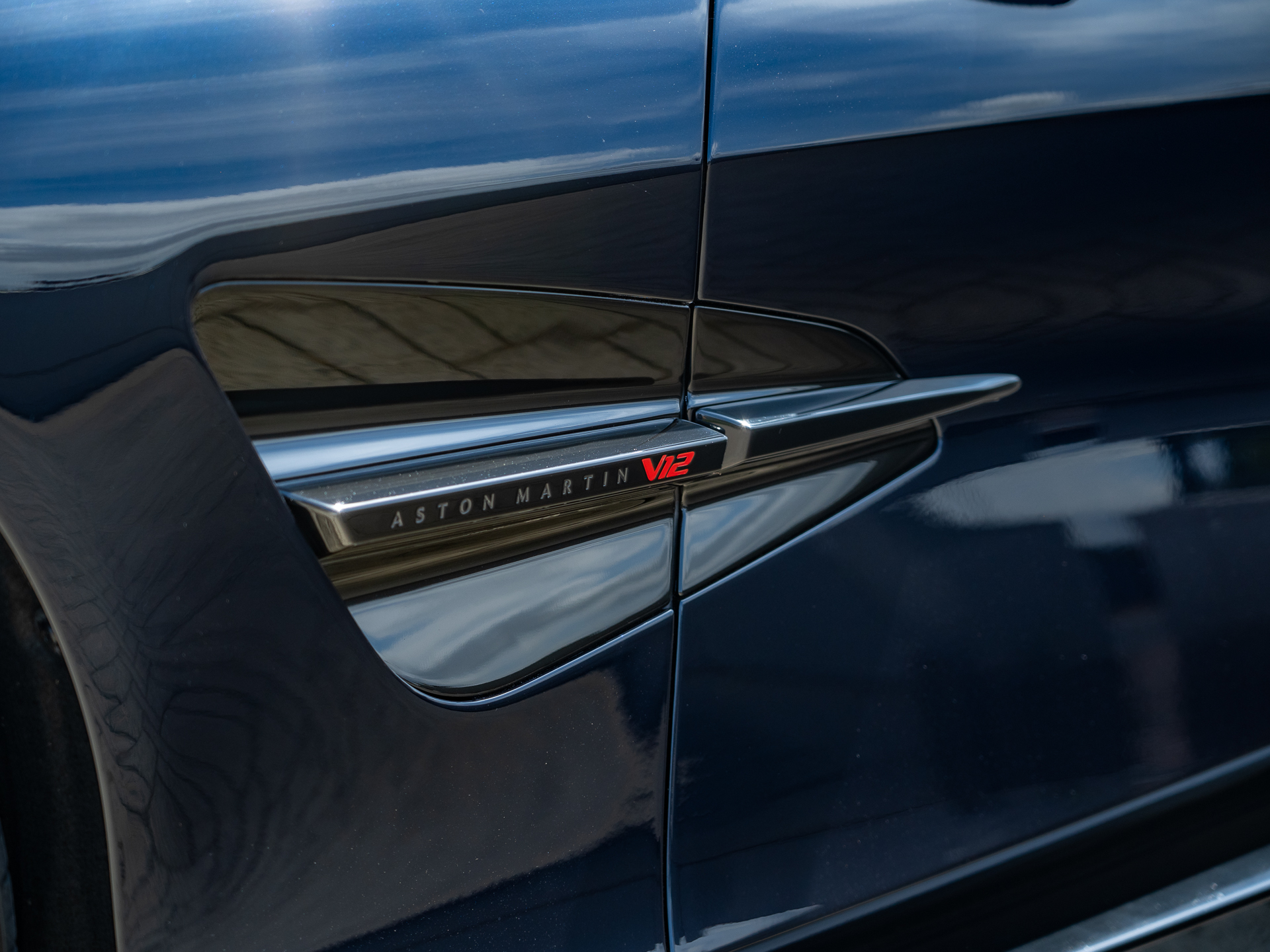 Ready2Drive Vanquish Coupe Ultramarine Black - 11