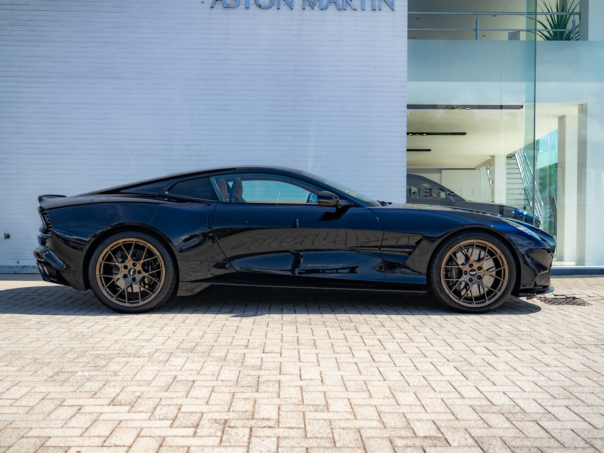 Ready2Drive Vanquish Coupe Ultramarine Black - 5