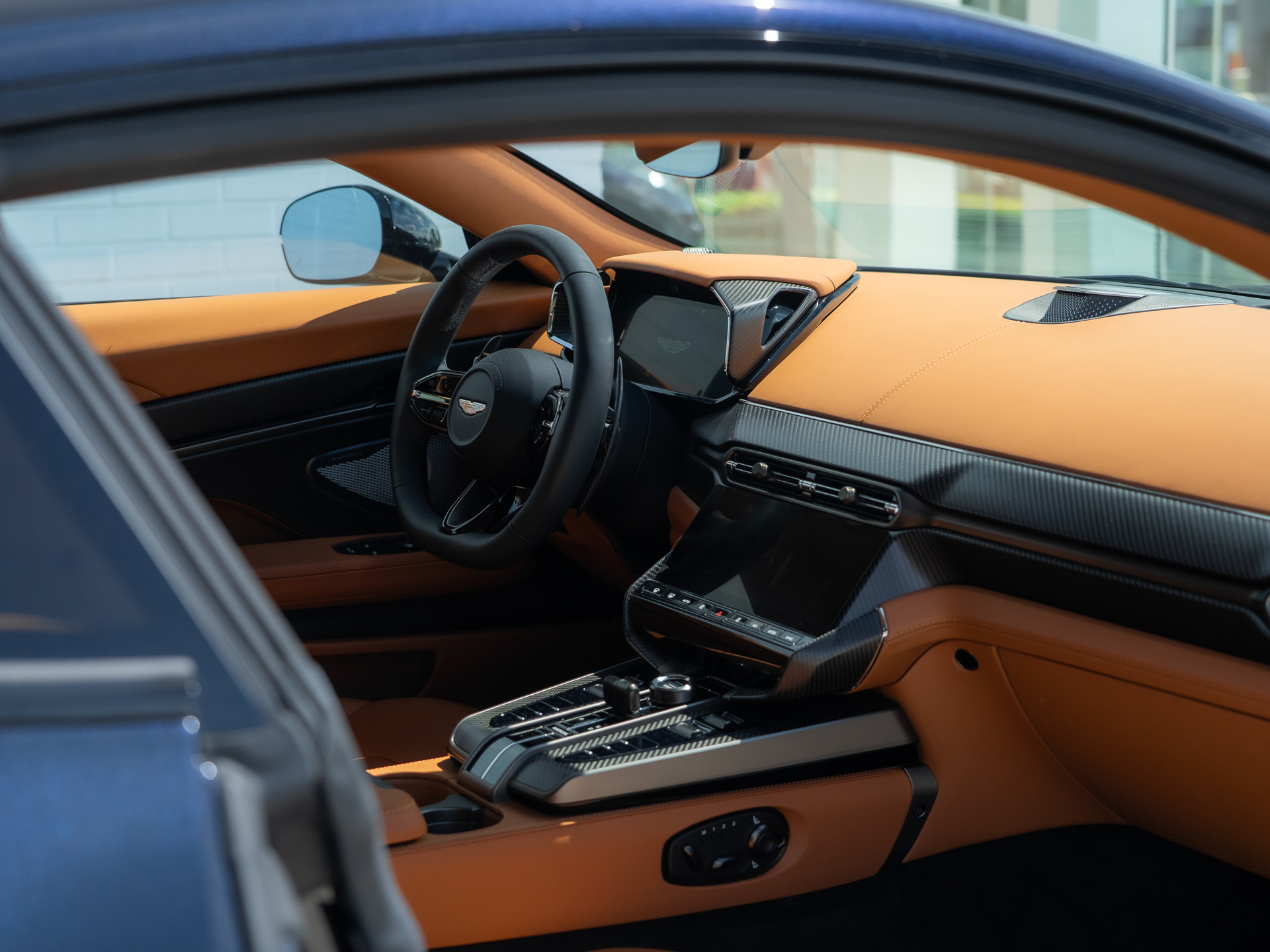 Ready2Drive Vanquish Coupe Ultramarine Black - 54
