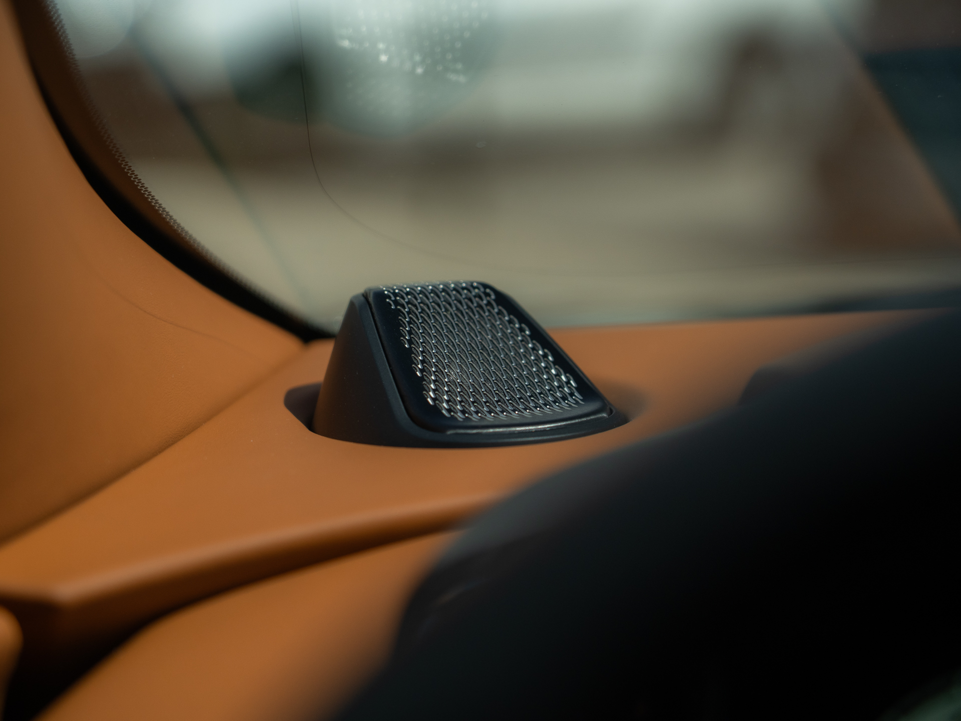 Ready2Drive Vanquish Coupe Ultramarine Black - 58