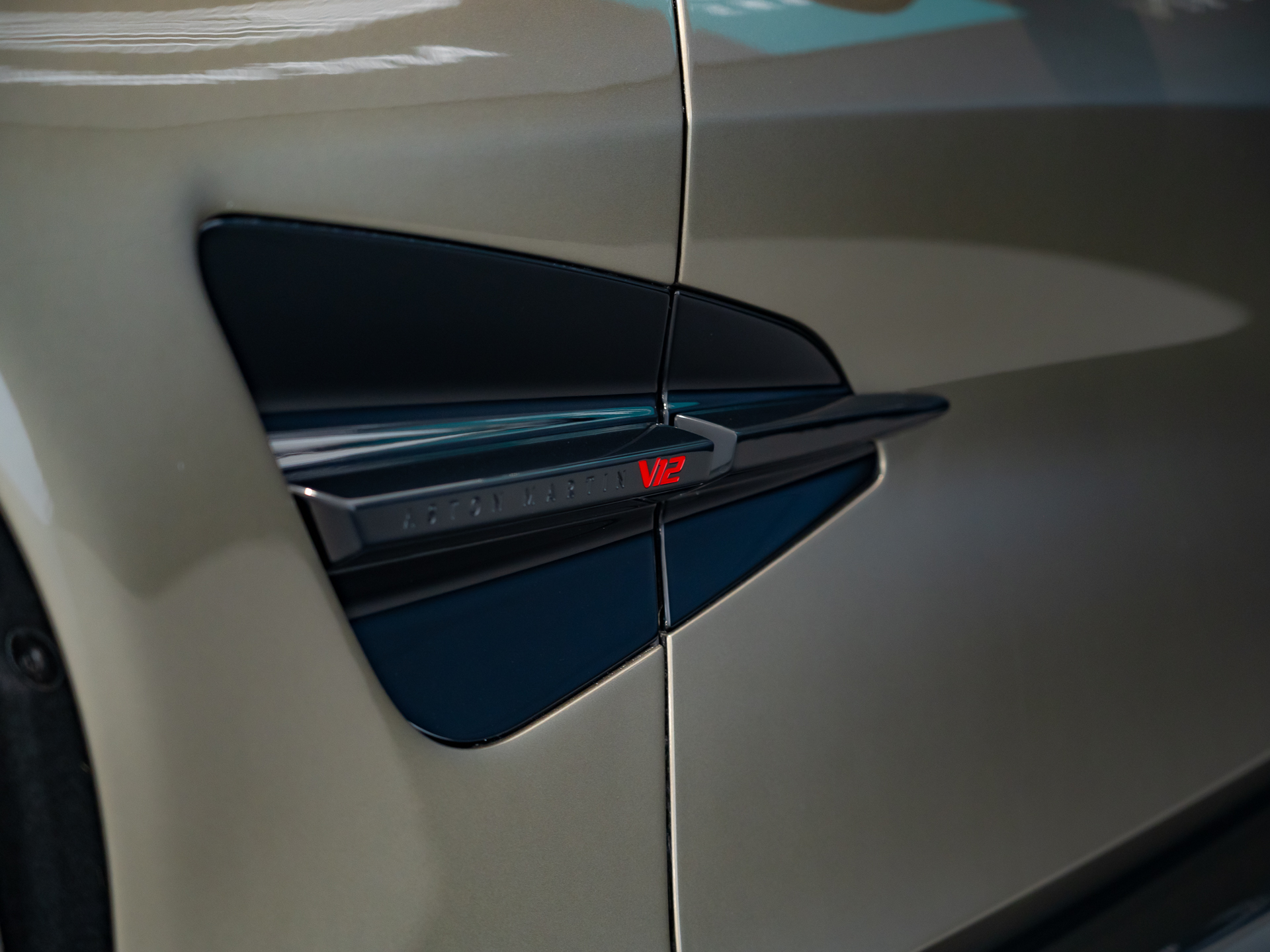 Ready2Drive Vanquish Volante Arden Green - 14