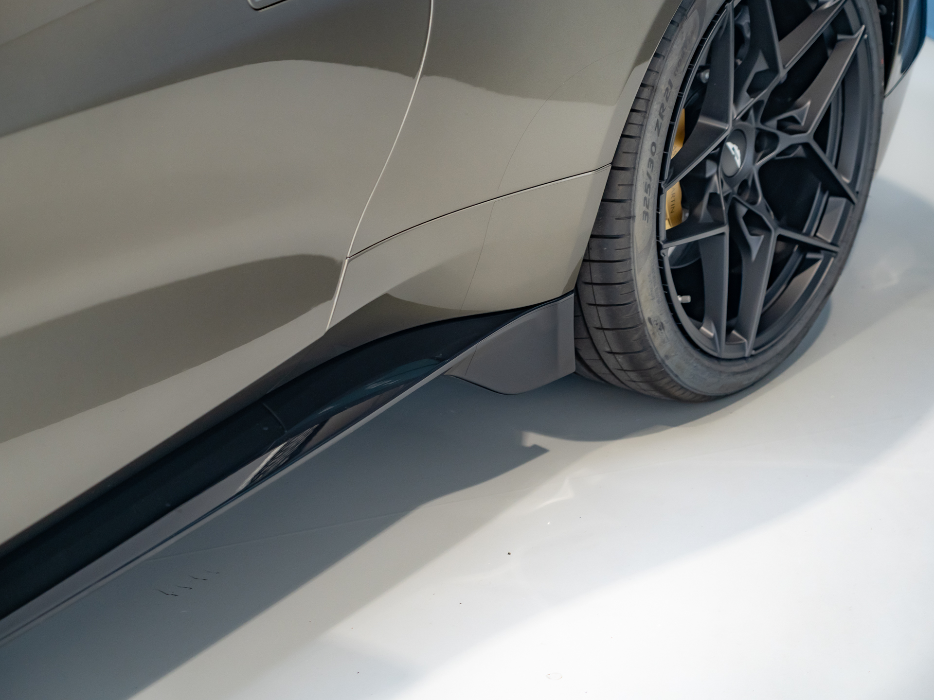 Ready2Drive Vanquish Volante Arden Green - 21