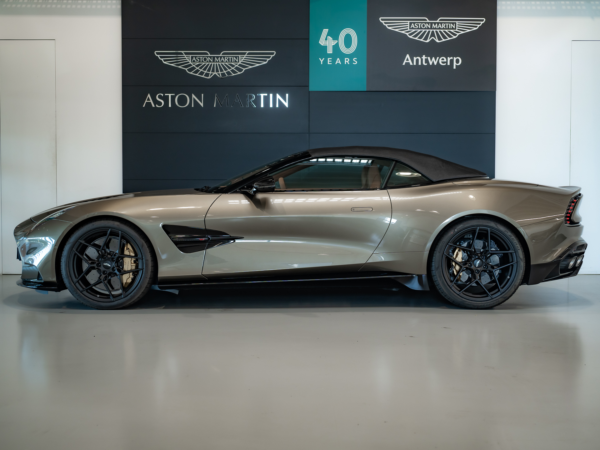 Ready2Drive Vanquish Volante Arden Green - 10