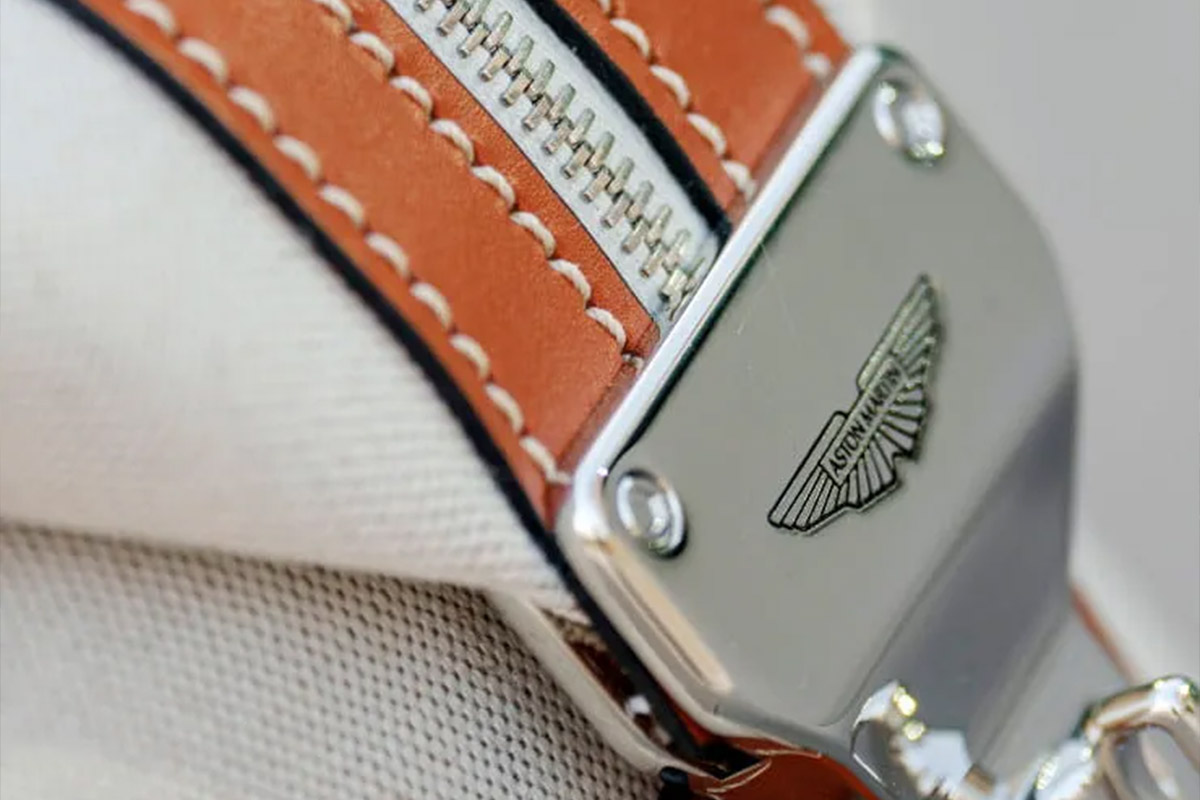 Aston Martin DB12 Volante