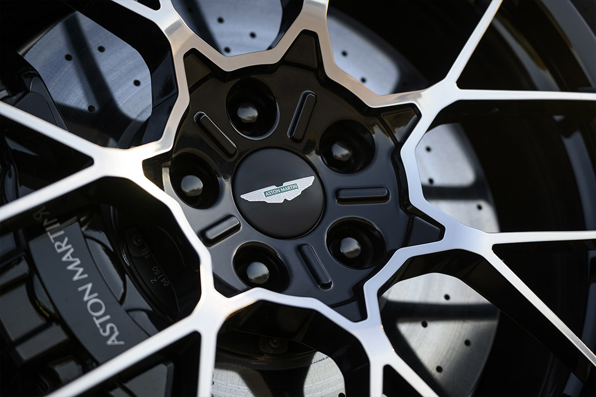 Aston Martin Vanquish Volante