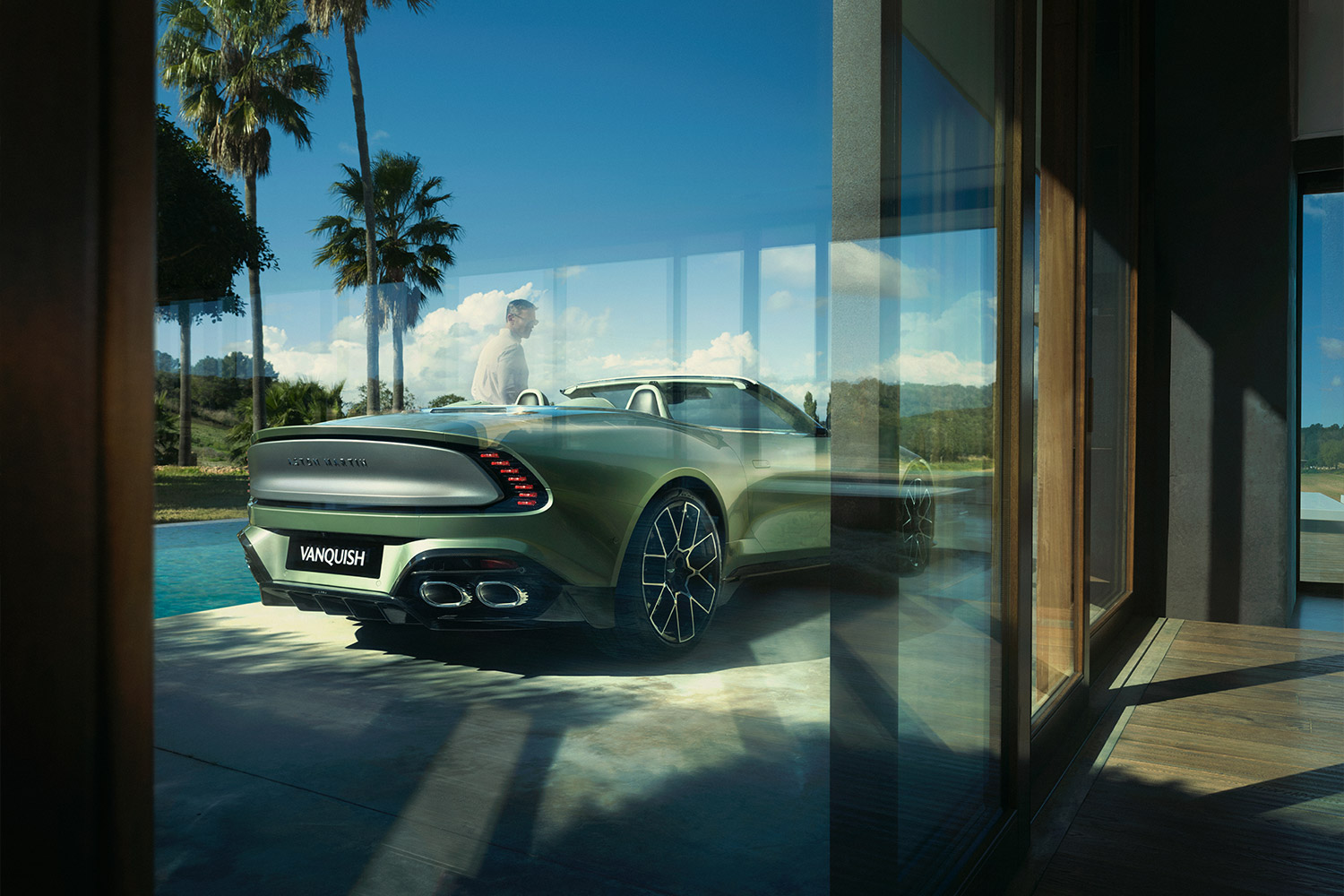 Aston Martin Vanquish Volante