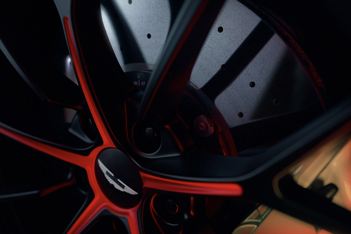 Aston Martin Vantage S